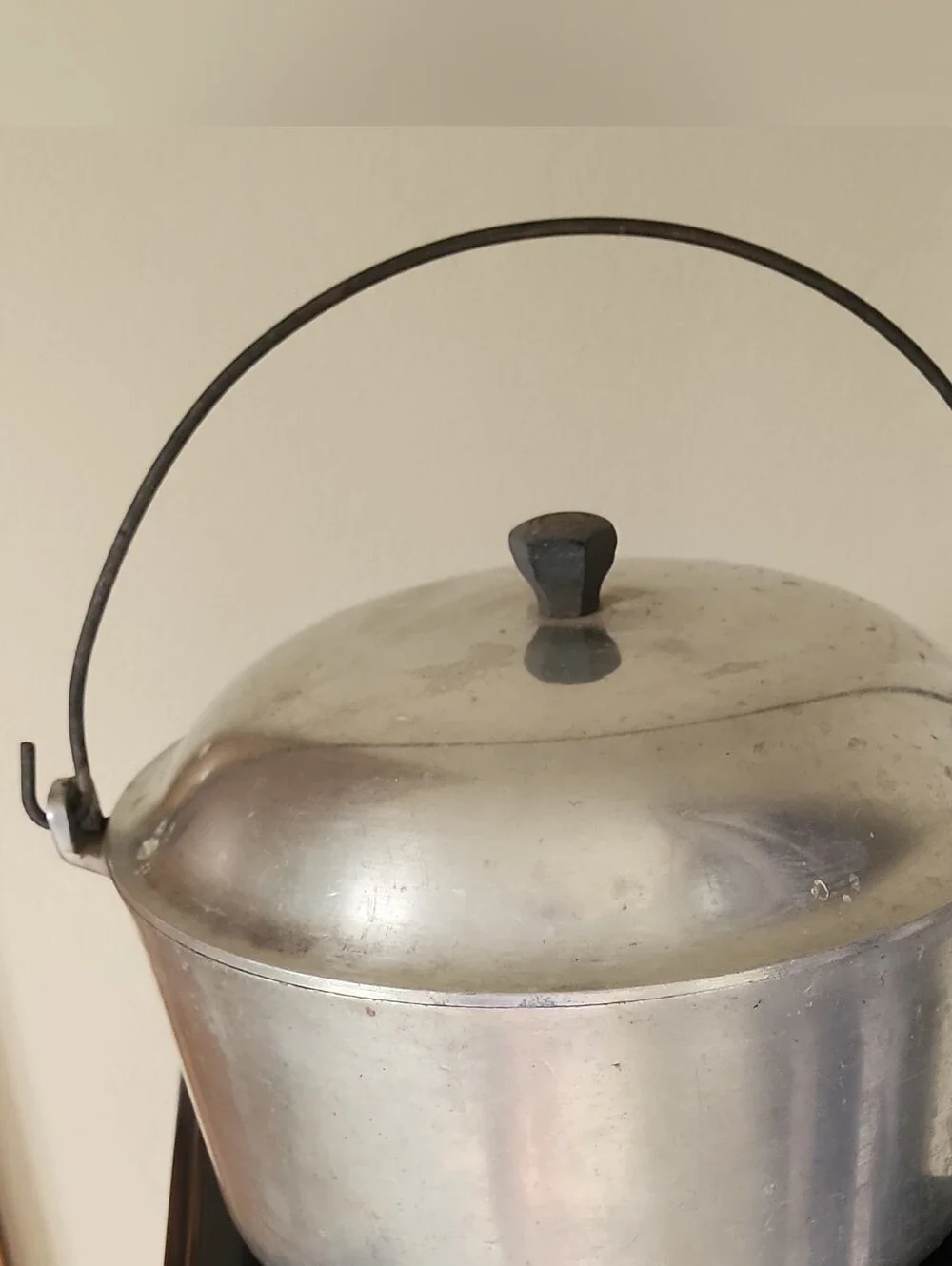 VTG. Silver Aluminum Camping Kettle with Handle